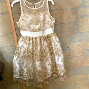 Girl dress siza 5